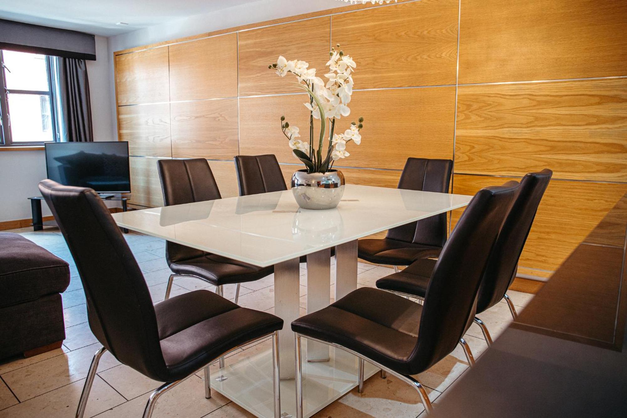 Superior 1 Bedroom Apartment