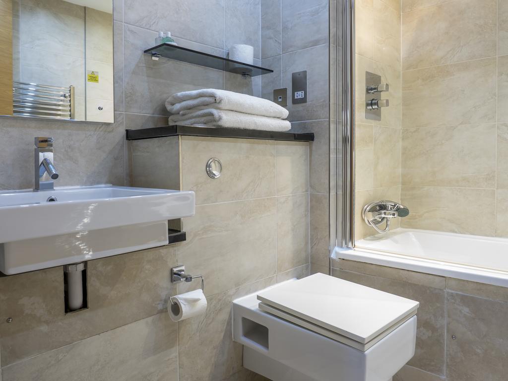 Large Superior 2 Bedroom Apartment,380101000:JPEG